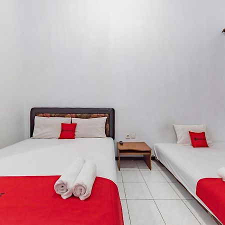 Reddoorz At Ciliwung Guest House Syariah Маланг Экстерьер фото